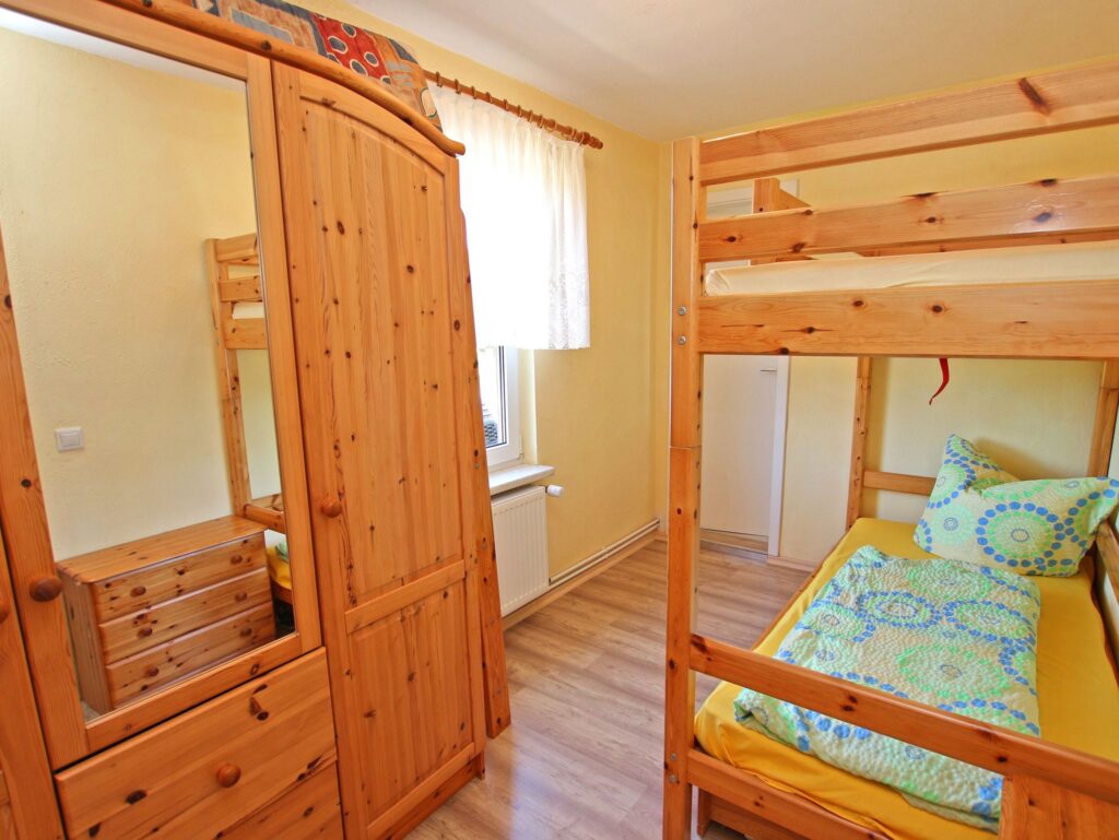HOME Bungalow Nr. 12 - Ansicht Schlafzimmer mit Etagenbett